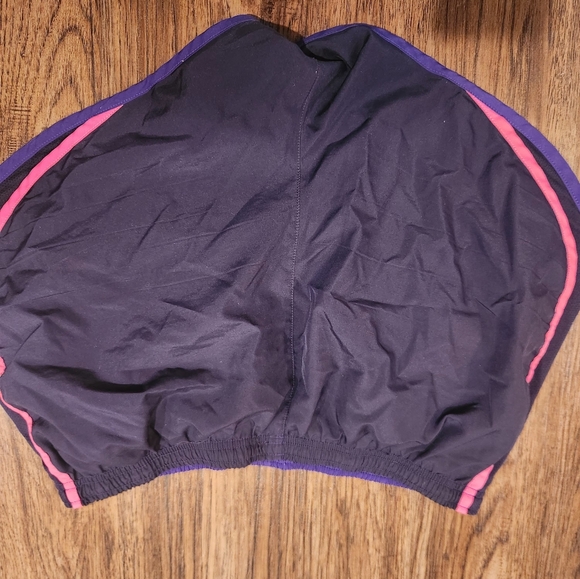 Nike shorts - Picture 3 of 4